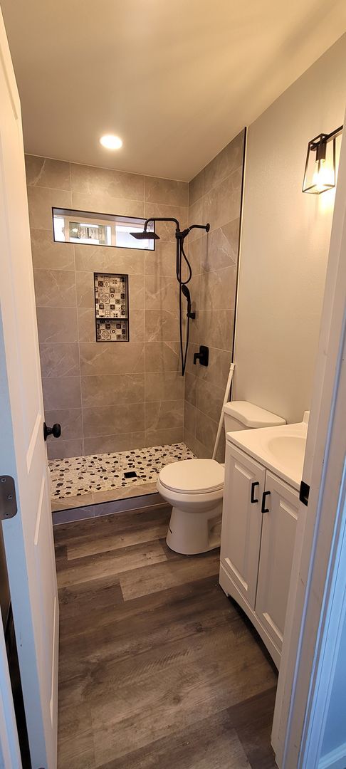 Building Photo - Ohana in Wailuku-Available Now!