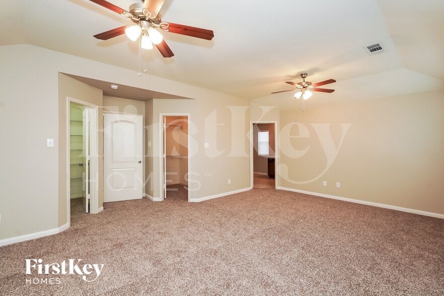 Building Photo - 4717 Cedar Springs Dr