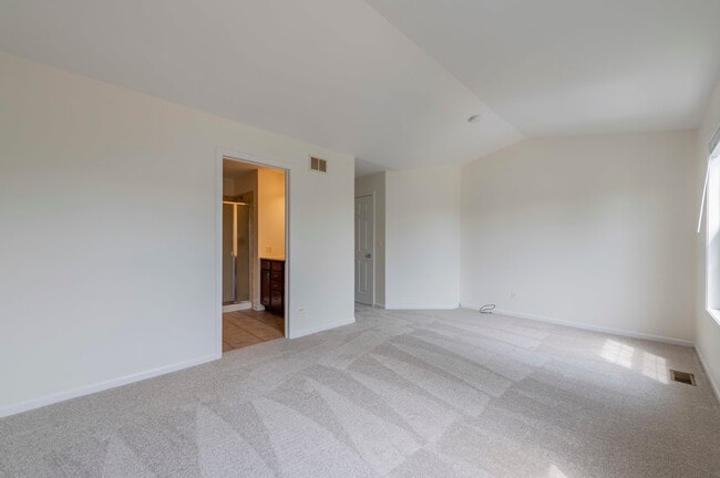 Building Photo - 1226 Bradley Cir