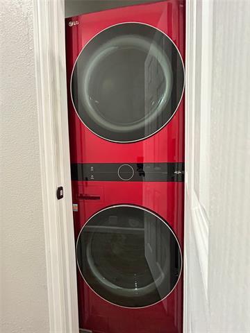 Building Photo - 922 E Dashwood St