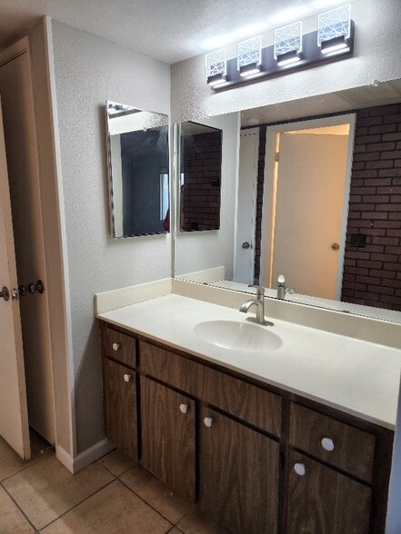 Building Photo - 3033 W Irma Ln