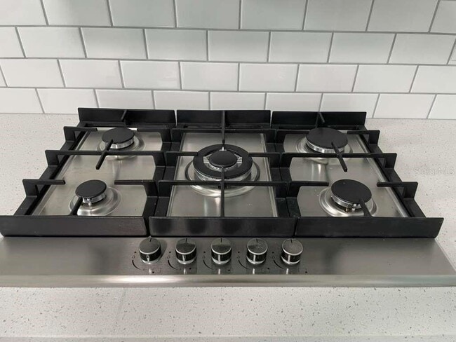 Building Photo - 10106 Royal Acres Ct