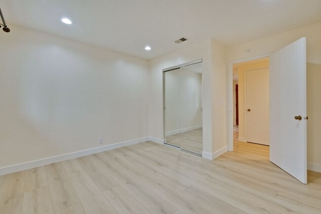 Building Photo - Beautifully Updated 3 Bed 2 Bath Home in Prime Milpitas Location!