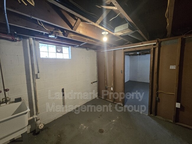 Building Photo - 19514 Woodbine St