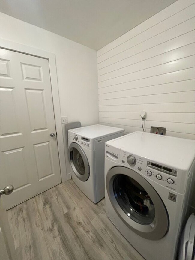 Building Photo - Beautiful 3 Bedroom Plus Den 2.5 Bath Home in Lake Stevens!
