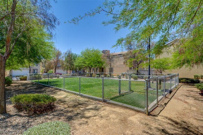 Building Photo - 5003 Groveland Ave