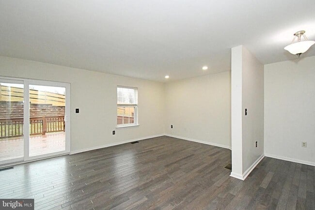 Building Photo - 1031 Balley Dr