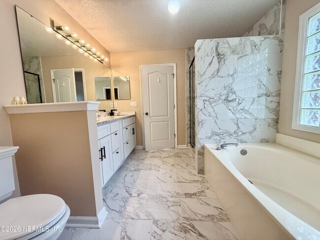 Building Photo - 12856 Chets Creek Dr N