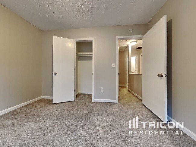 Building Photo - 2921 Eastland Way