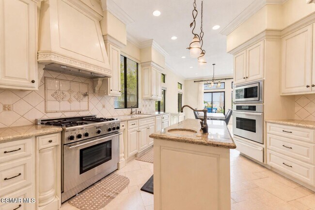 Building Photo - 22521 Blueridge Ct