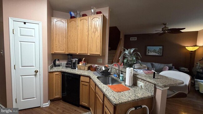 Building Photo - 506 Quincy St