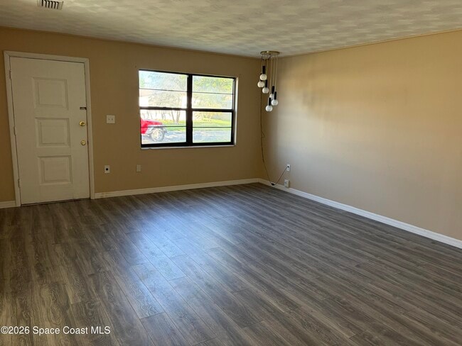 Building Photo - 965 Date Ave