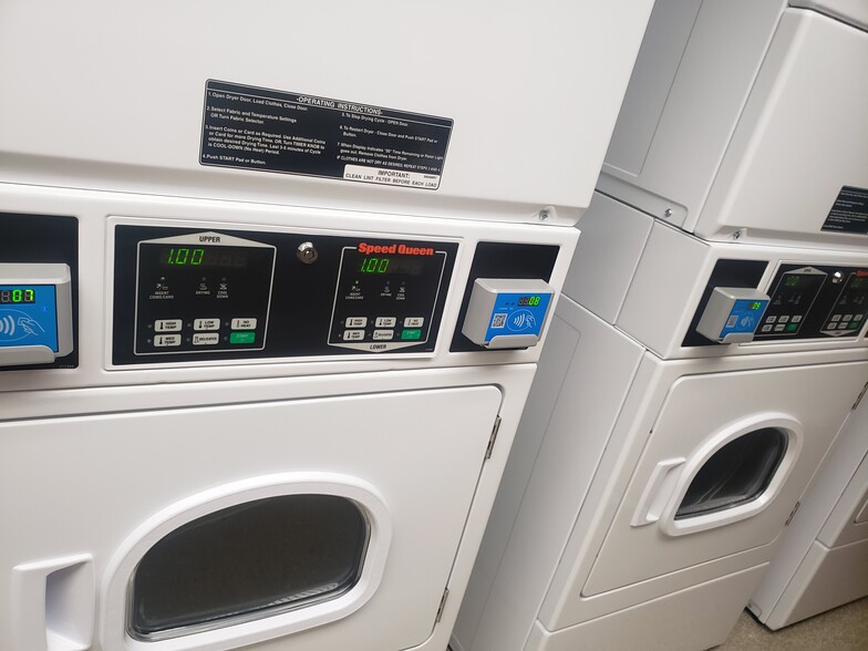 Paid laundry, lots of machines - 490 M St SW