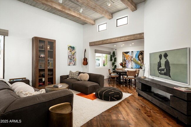 Building Photo - 5101 N Casa Blanca Dr