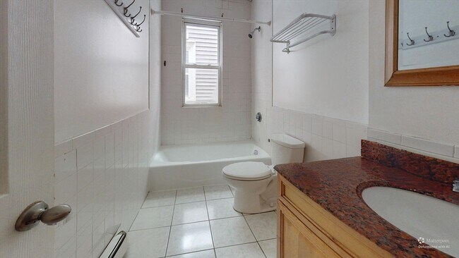 Building Photo - 19 Newport St