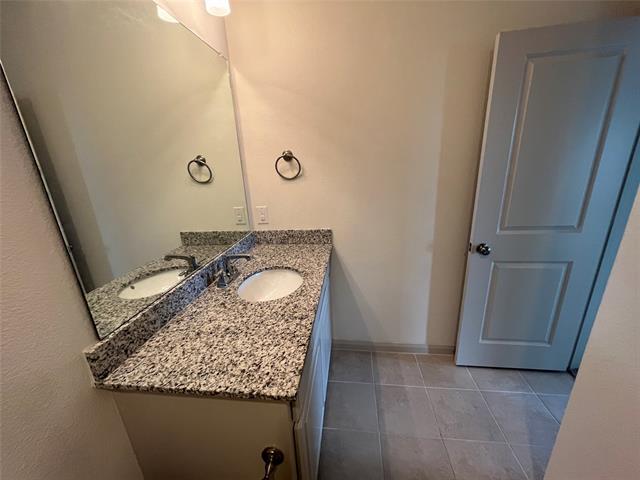 Building Photo - 7200 San Saba Dr