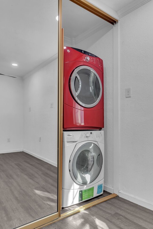 Building Photo - 5246 N Gareloch Ave