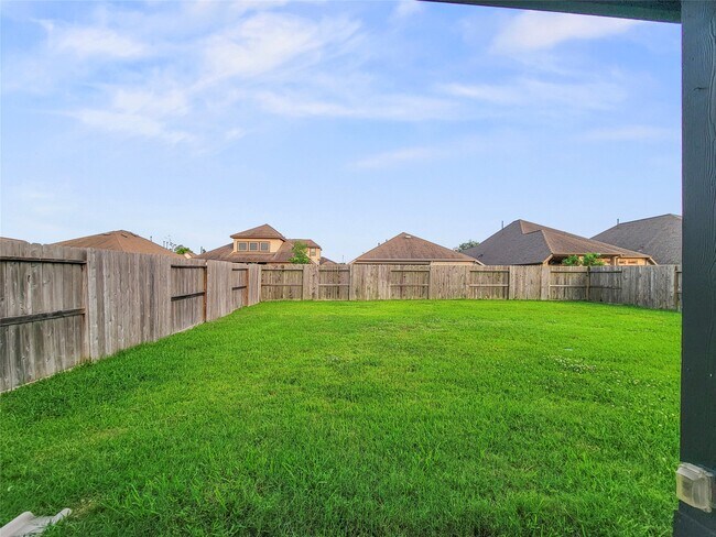 Building Photo - 8926 Emerald Cane Dr