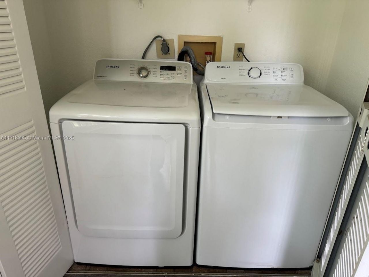 Building Photo - 12430 Vista Isles Dr