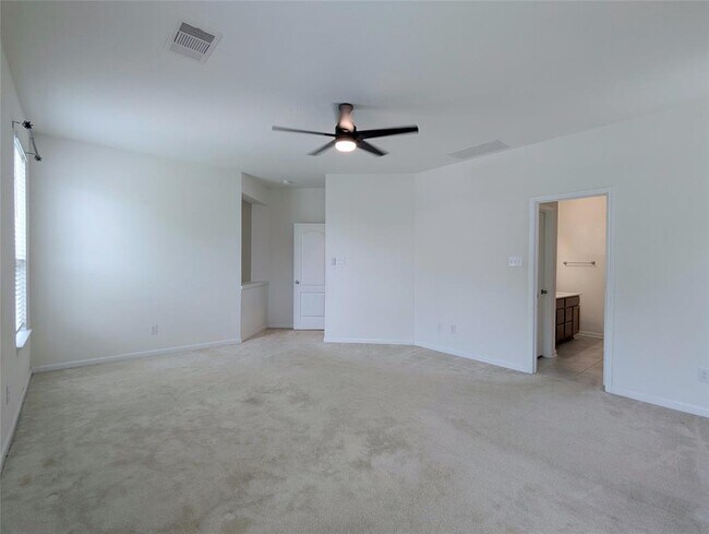 Building Photo - 28422 Aubrey Orchard Ln