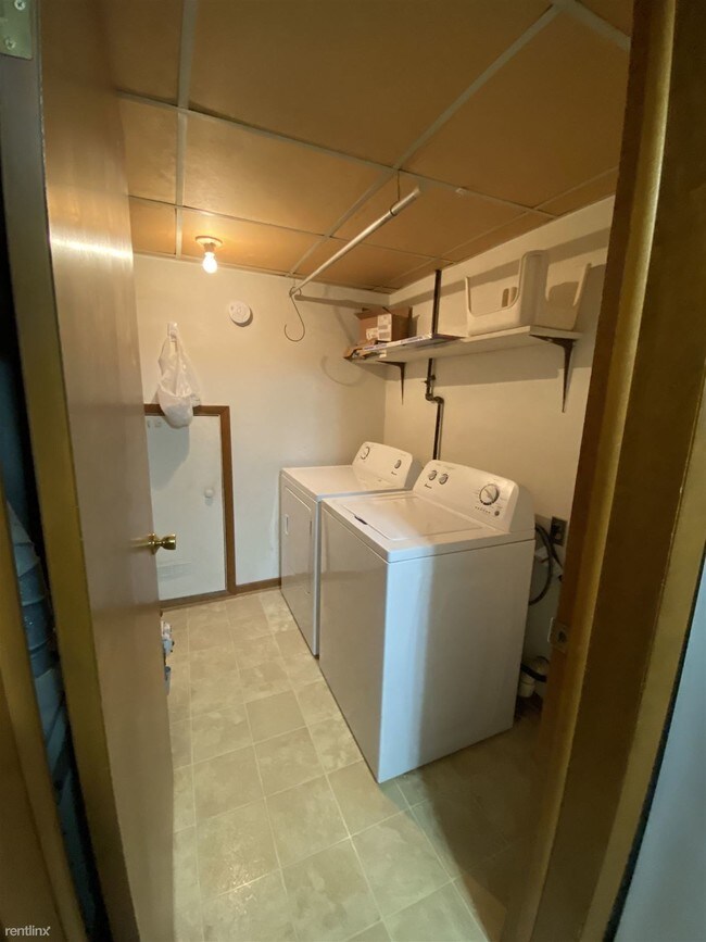 Building Photo - 2 br, 1 bath House - 2420 Textile Rd