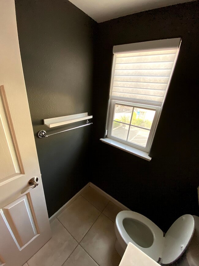 Building Photo - 624 Antioch Terrace