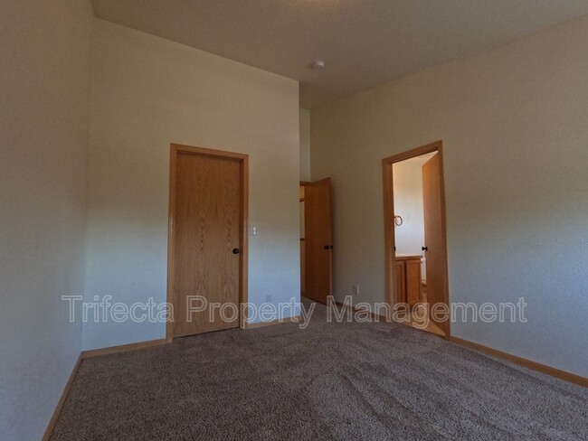Building Photo - 950 52nd Ave Ct