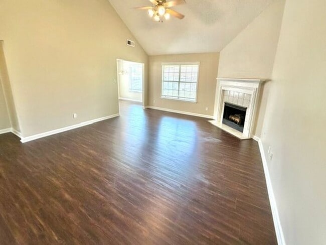 Building Photo - Now Leasing A 3 Bedroom 2 Bath Home In Cordova