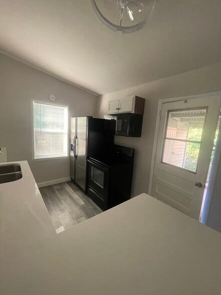 Building Photo - 1627 Mary George Ave NW