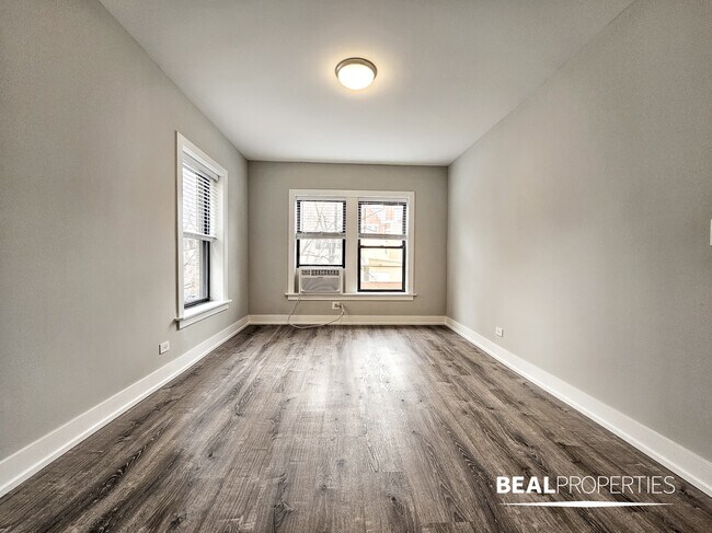 Primary Photo - 711 W Brompton Ave