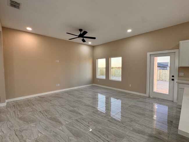 Building Photo - 6702 El Bosal Ln