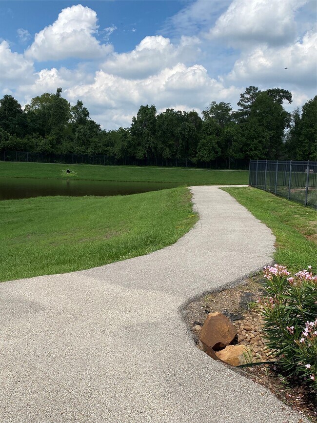 Building Photo - 2915 Beacon Grove St