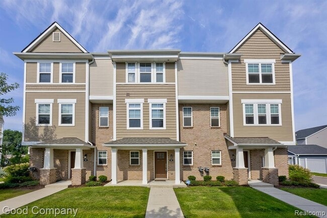 Building Photo - 2500 Normandy Rd
