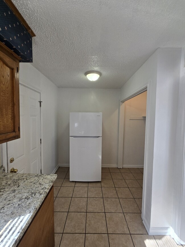 Building Photo - 120 Oak Ridge Ave