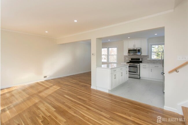 Building Photo - 40 Essex Ave