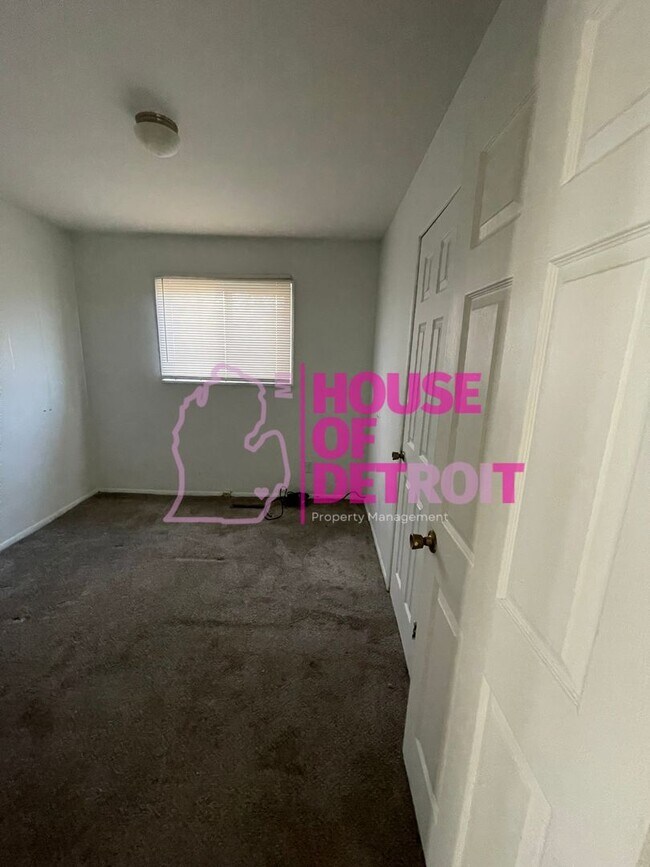 Building Photo - 21900 Coolidge