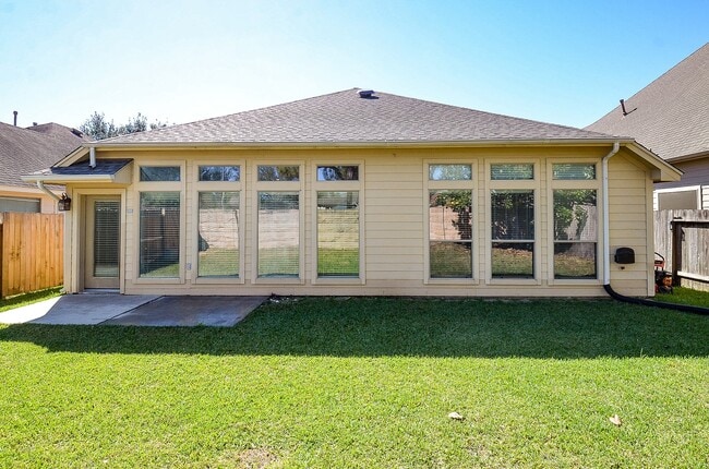 Building Photo - 26006 Palmdale Estate Dr