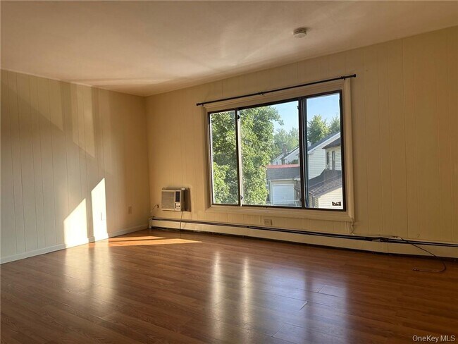 Building Photo - 349 Hooker Ave
