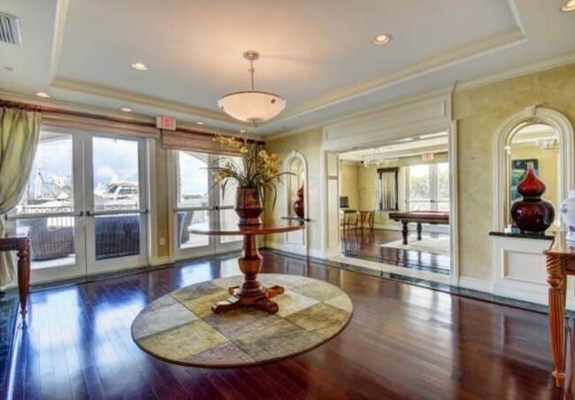 Building Photo - 804 E Windward Way