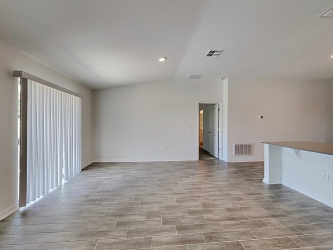 Building Photo - 301 Piave St