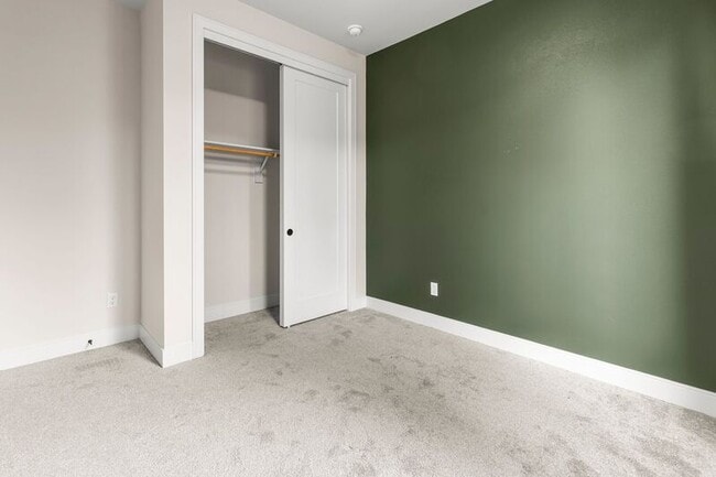 Building Photo - 8216 N Hurst Ave