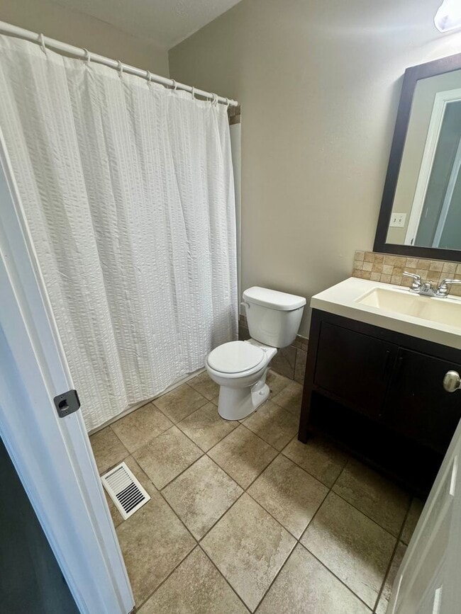 Building Photo - 3 Bedroom 2.5 Bath home in Troy, MO!