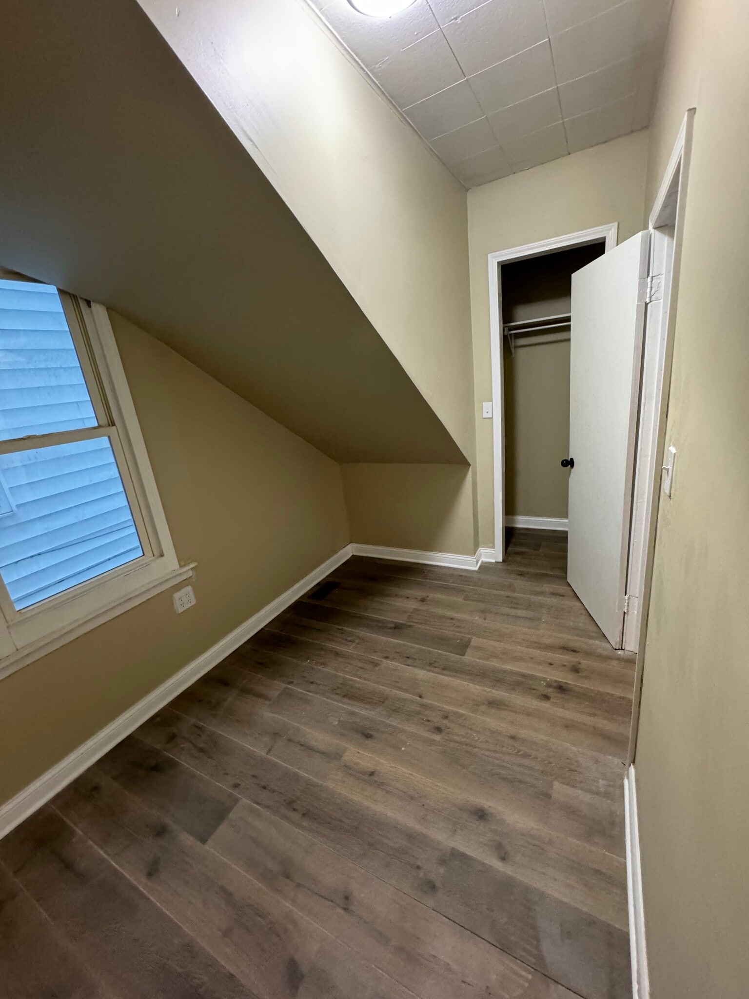 Building Photo - 8364 S Brandon Ave