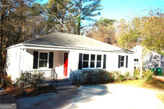 Primary Photo - 1040 Shepherds Ln NE