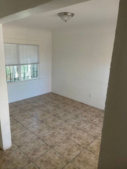 Building Photo - 3027 N Geronimo Ave