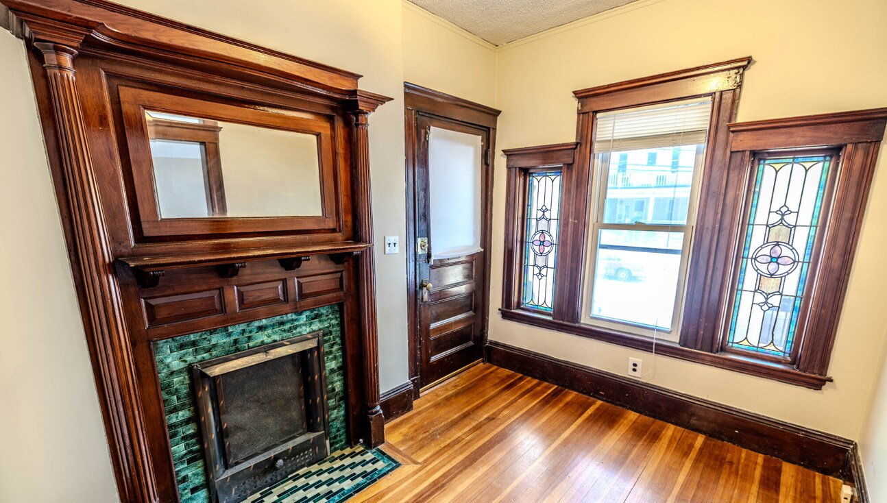 Building Photo - 46 Paulina St