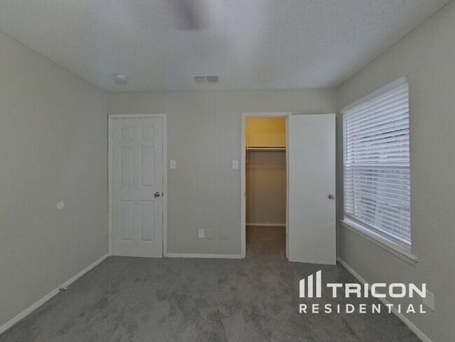 Building Photo - 4940 Creek Ridge Trail