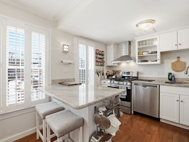 Building Photo - 25 Stock St