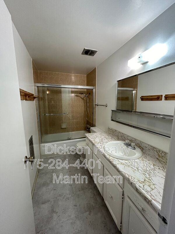 Building Photo - 1706 London Cir