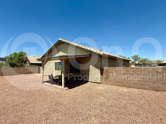 Building Photo - 9462 N Scarlet Tanager Ln